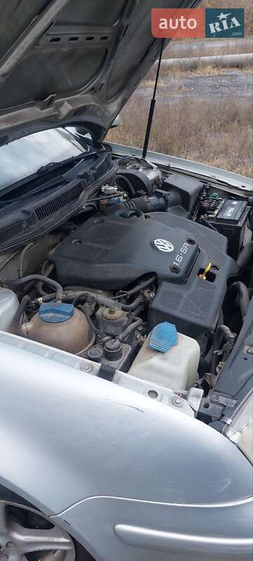 Седан Volkswagen Bora 1998 в Гайсине