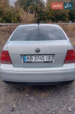 Седан Volkswagen Bora 1998 в Гайсине