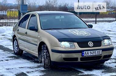 Седан Volkswagen Bora 2003 в Киеве