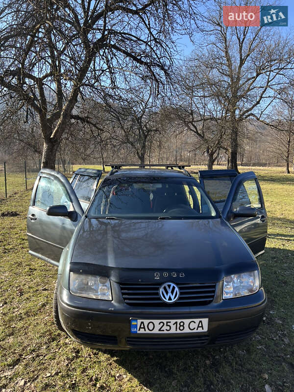 Універсал Volkswagen Bora 2001 в Ужгороді
