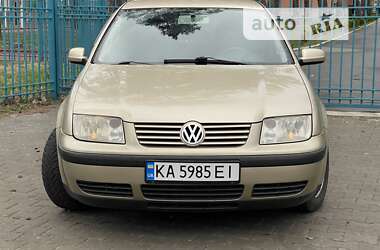 Седан Volkswagen Bora 2002 в Ірпені