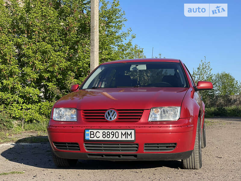 Седан Volkswagen Bora 2003 в Луцке