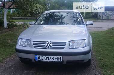 Седан Volkswagen Bora 2002 в Луцке