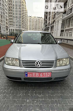 Седан Volkswagen Bora 2005 в Киеве