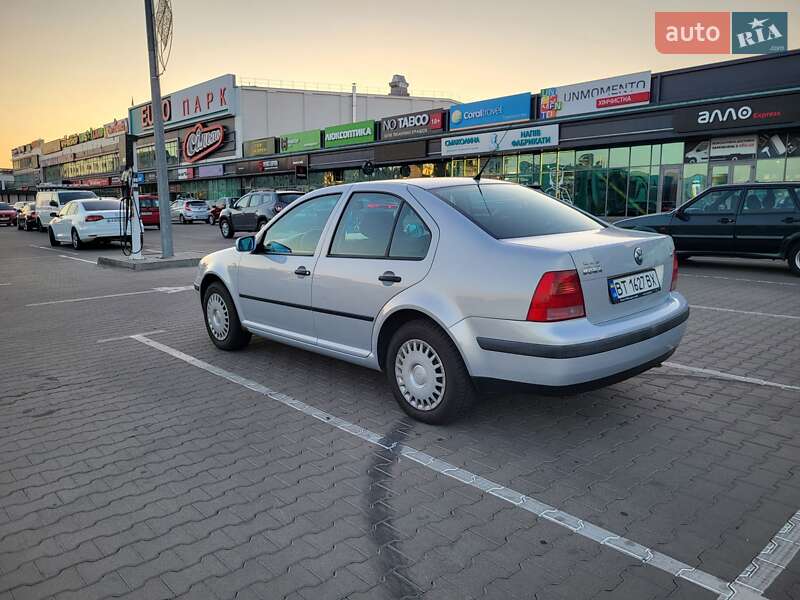 Седан Volkswagen Bora 1998 в Києві