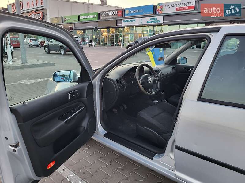 Седан Volkswagen Bora 1998 в Києві