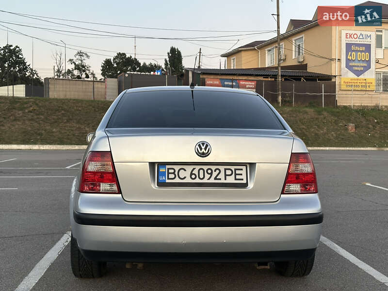 Седан Volkswagen Bora 2000 в Самборе