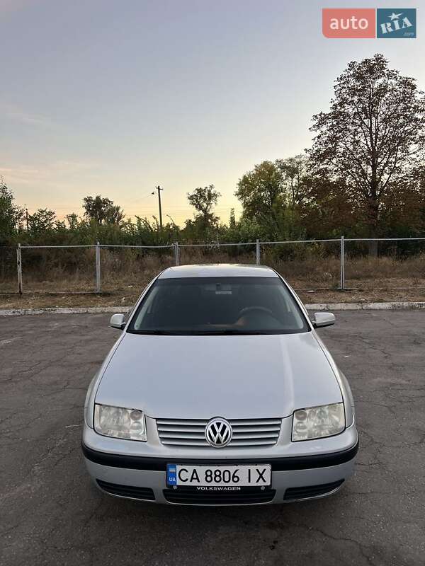 Седан Volkswagen Bora 1999 в Черкасах
