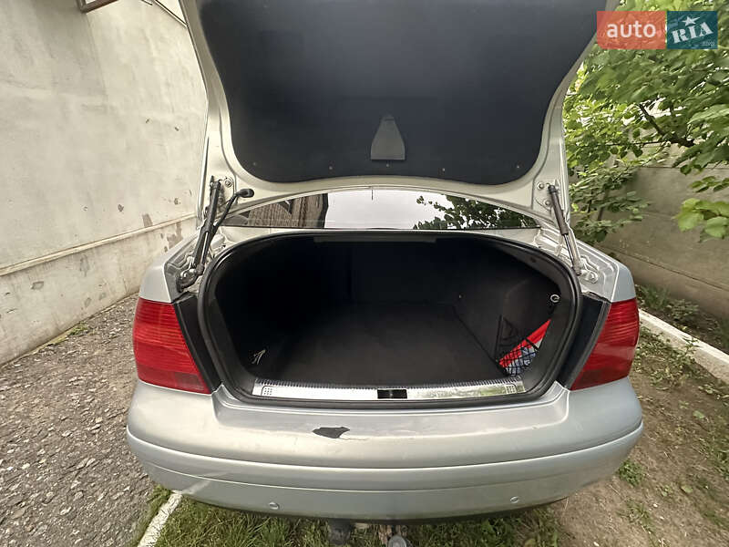 Седан Volkswagen Bora 2000 в Іллінцях