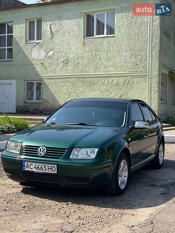 Седан Volkswagen Bora 1999 в Любомлі