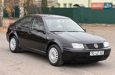 Седан Volkswagen Bora 2003 в Дубні