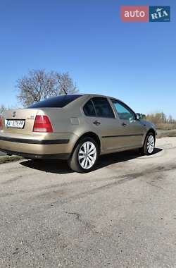 Седан Volkswagen Bora 2001 в 