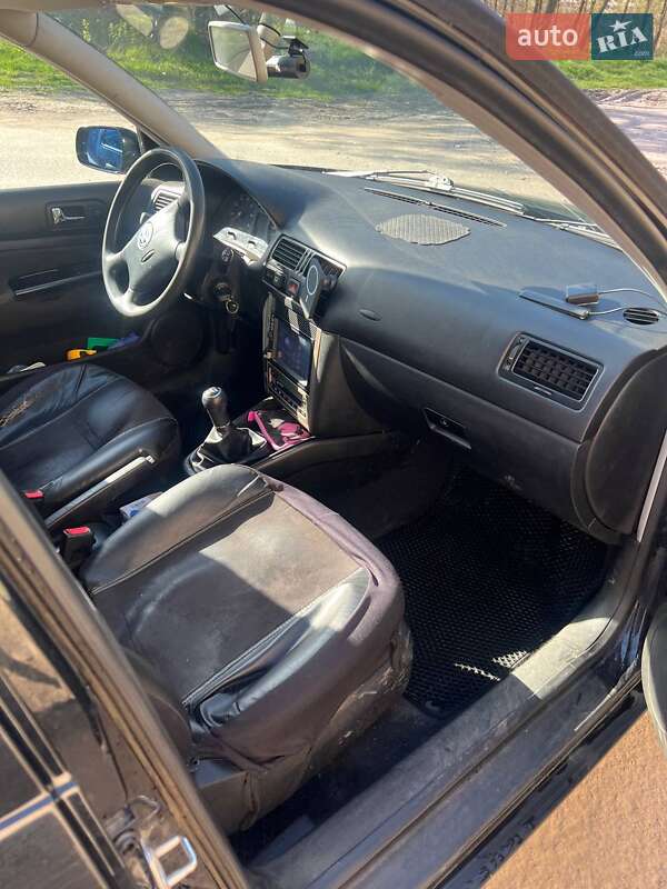 Седан Volkswagen Bora 1999 в Шостці