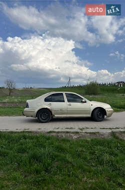 Седан Volkswagen Bora 2002 в 