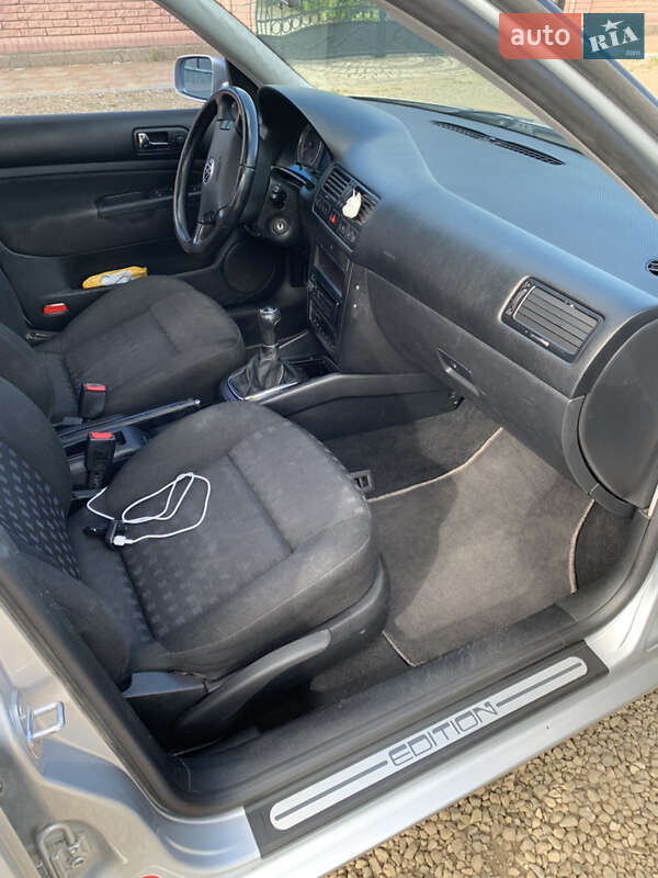 Седан Volkswagen Bora 2001 в Коломые