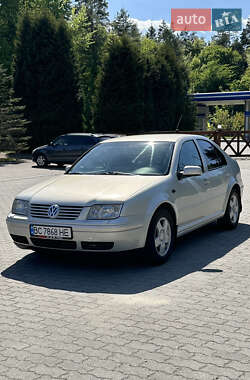 Седан Volkswagen Bora 1999 в 