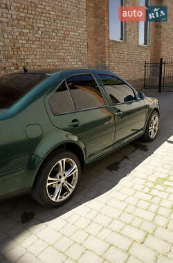 Седан Volkswagen Bora 1999 в 