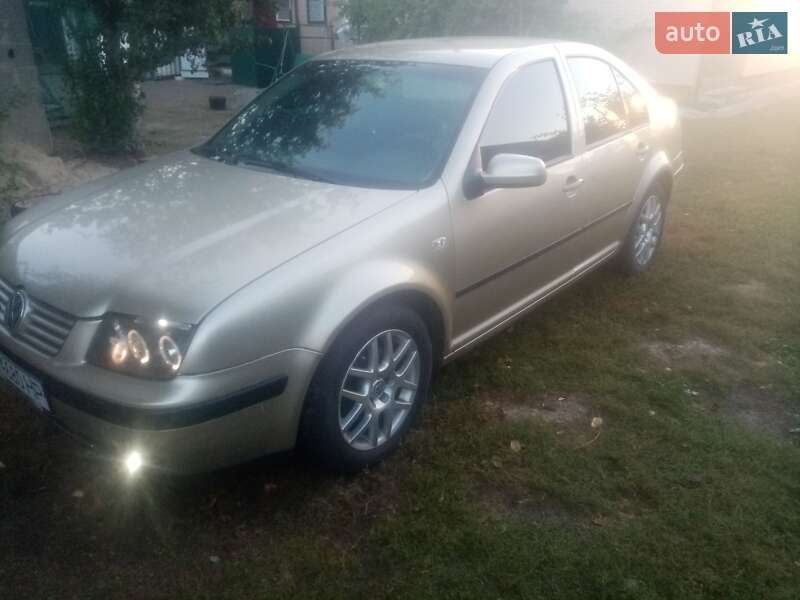 Седан Volkswagen Bora 2001 в 