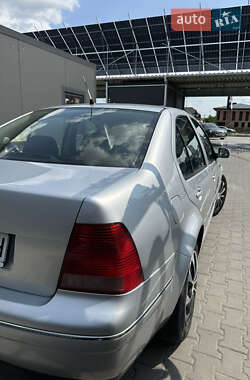 Седан Volkswagen Bora 2002 в 
