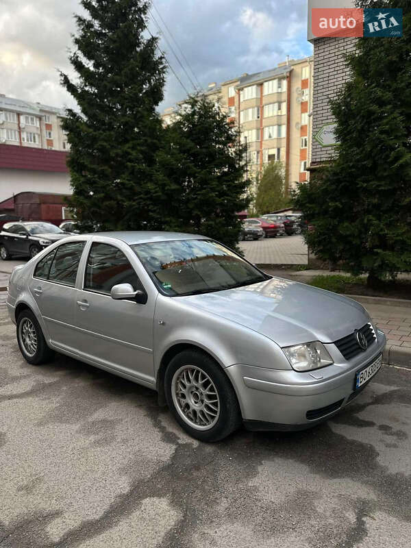 Седан Volkswagen Bora 2000 в 