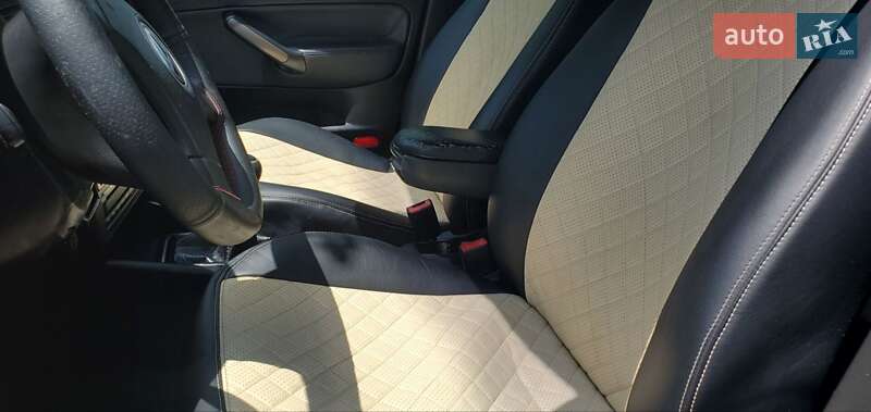 Седан Volkswagen Bora 2003 в Великій Михайлівці