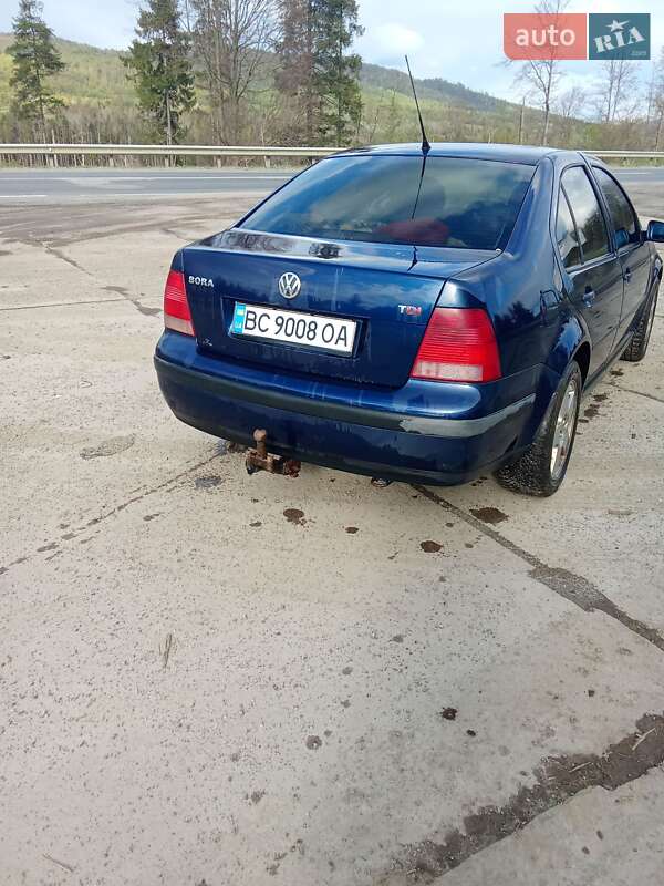 Седан Volkswagen Bora 2000 в Стрию