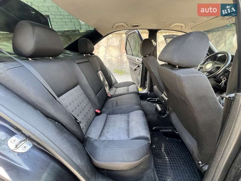 Седан Volkswagen Bora 2004 в Львове