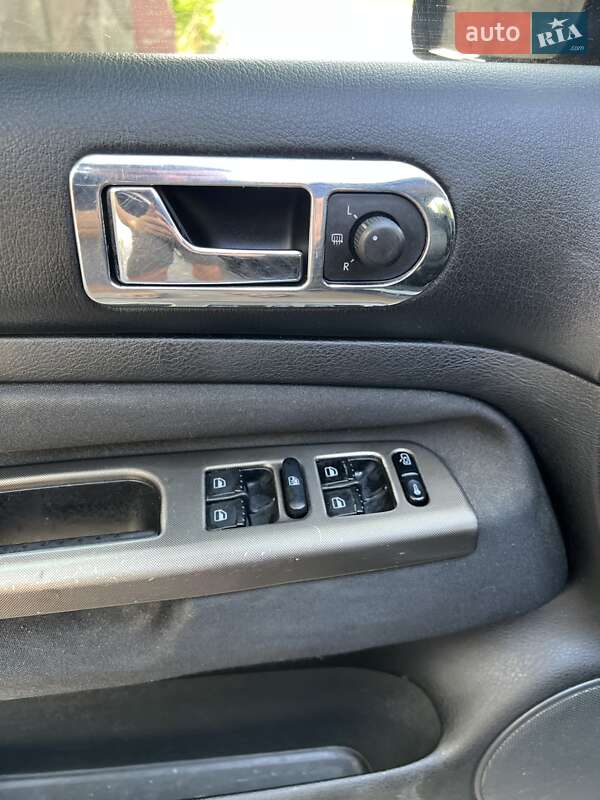 Седан Volkswagen Bora 2004 в Львове