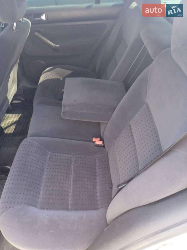 Універсал Volkswagen Bora 1999 в Ужгороді