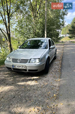 Седан Volkswagen Bora 1998 в Жидачове