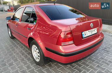 Седан Volkswagen Bora 2001 в 