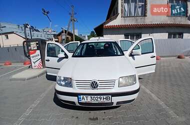 Седан Volkswagen Bora 2000 в Монастыриске