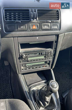 Седан Volkswagen Bora 2001 в  фото 21 Седан Volkswagen Bora 2001 в