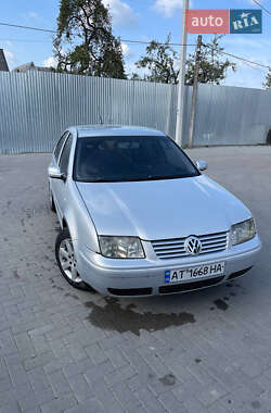 Седан Volkswagen Bora 2001 в Ланчине