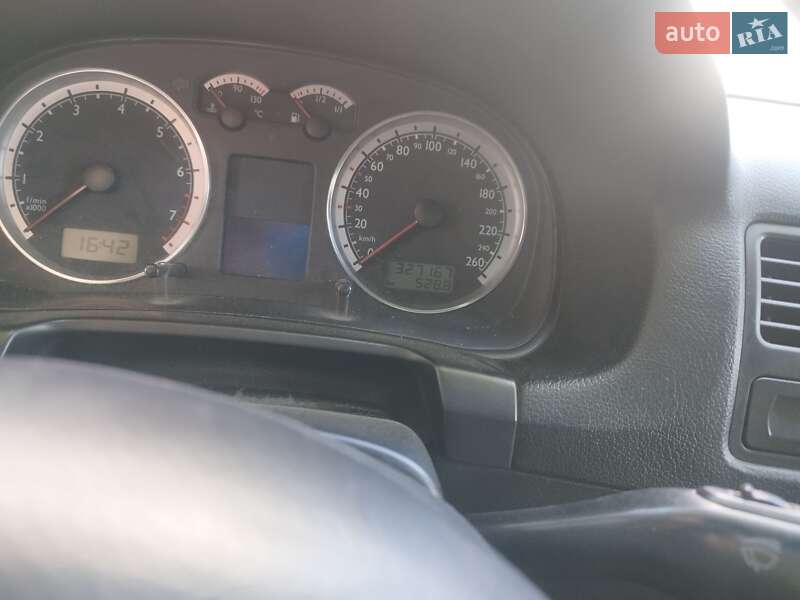 Седан Volkswagen Bora 2003 в Черновцах фото 22 Седан Volkswagen Bora 2003 в Черновцах