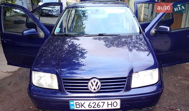 Седан Volkswagen Bora 1999 в Ровно