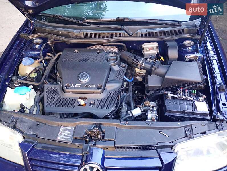 Седан Volkswagen Bora 1999 в Ровно