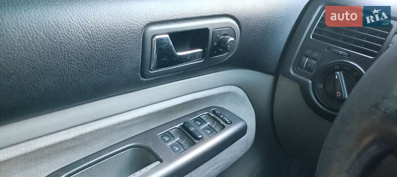 Седан Volkswagen Bora 2003 в Дніпрі