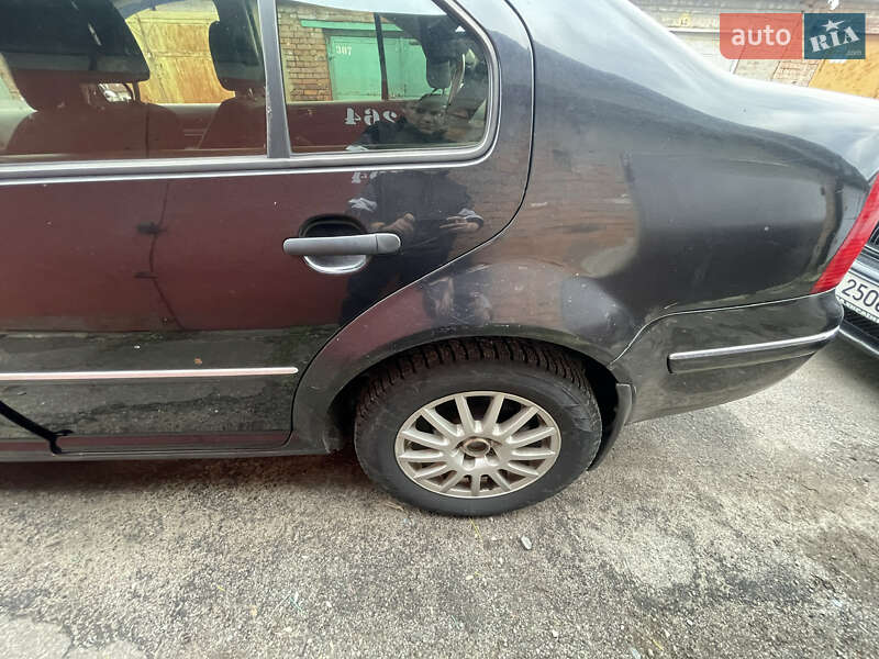 Седан Volkswagen Bora 2002 в Виннице