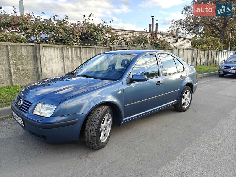 Седан Volkswagen Bora 2000 в 