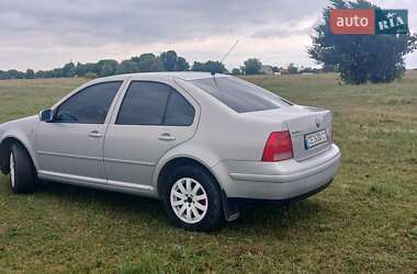 Седан Volkswagen Bora 1999 в  фото 27 Седан Volkswagen Bora 1999 в