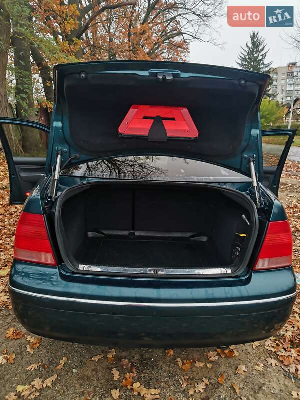 Седан Volkswagen Bora 2003 в Виннице