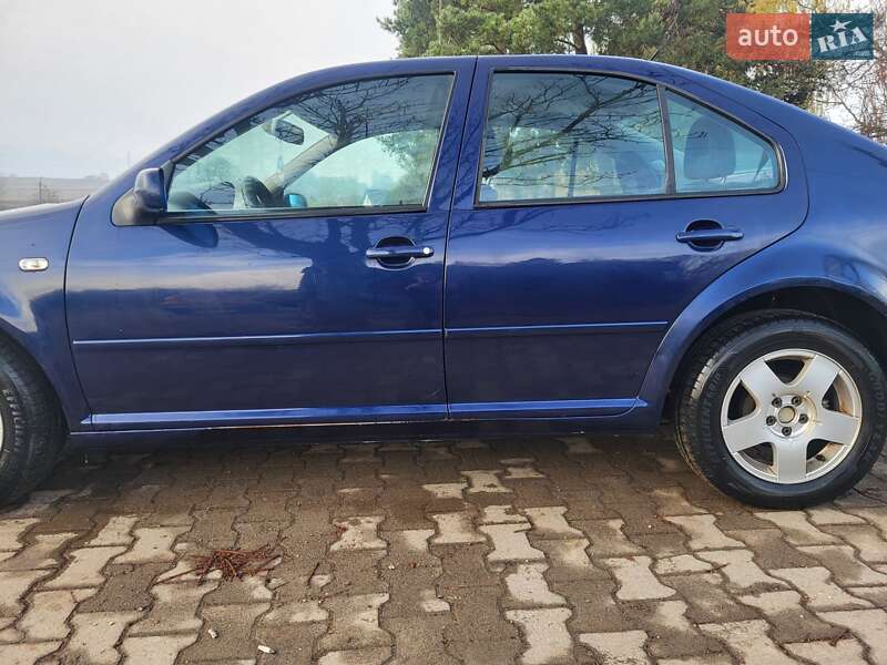 Седан Volkswagen Bora 2000 в Черновцах