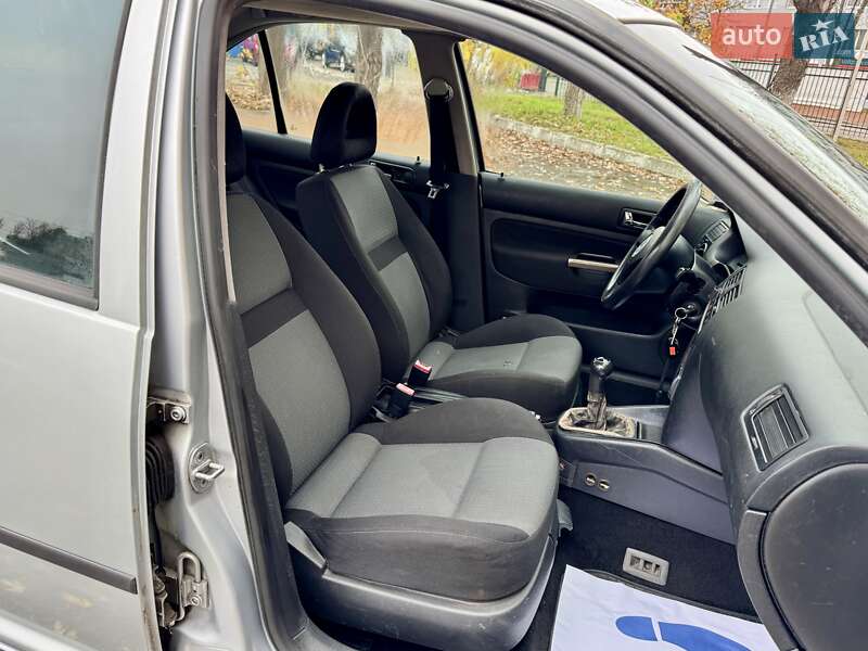 Седан Volkswagen Bora 2002 в Киеве