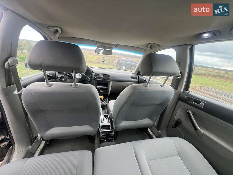 Седан Volkswagen Bora 2004 в Киеве