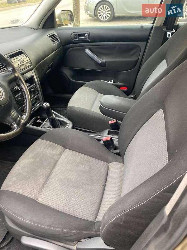 Седан Volkswagen Bora 2003 в Львові