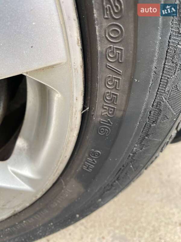 Седан Volkswagen Bora 2003 в Львові