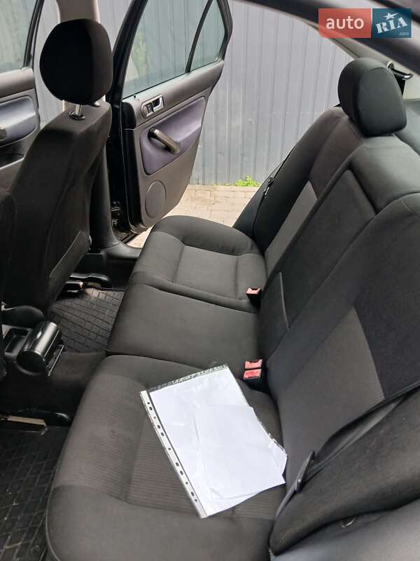 Седан Volkswagen Bora 2005 в Львове