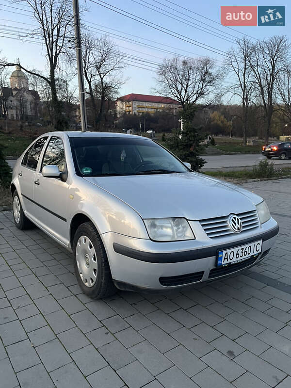 Седан Volkswagen Bora 1999 в Ужгороде