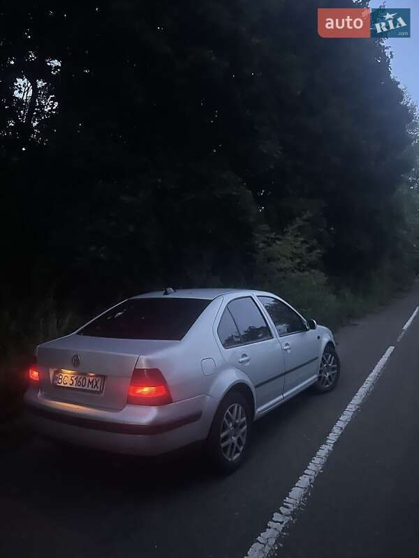 Седан Volkswagen Bora 1999 в Жидачове